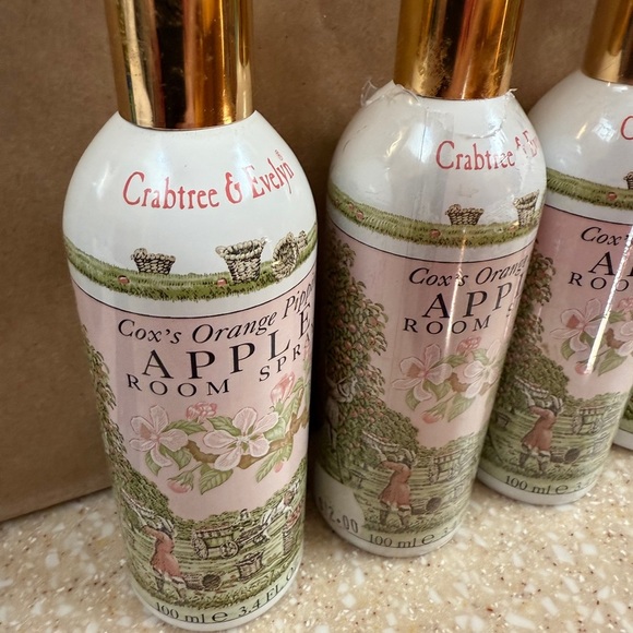 Vintage Crabtree & Evelyn Apple Room Spray Collection with Gold Accents 1 New - Picture 3 of 9